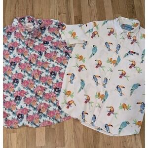 Chubbies Mens XL Short Sleeve Button Shirt Lot Of 2 BSG Logo Parrot Macaw Floral